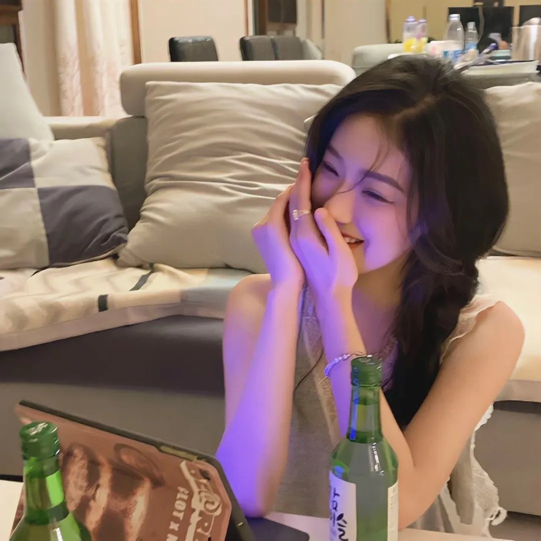 选秀选手决赛夜爆冷，网友直呼被耍，前后半年持续发酵